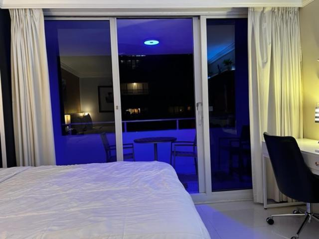 Hotel Ocean Manor Tiki Sunset Retreat à Lauderdale-by-the-Sea Extérieur photo
